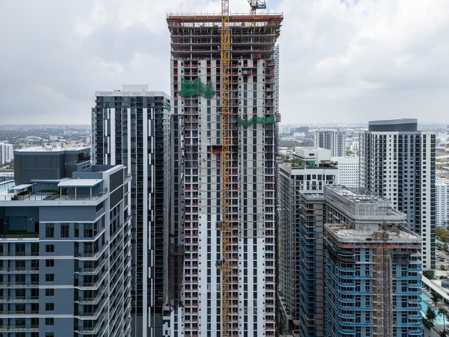 2900 Terrace area